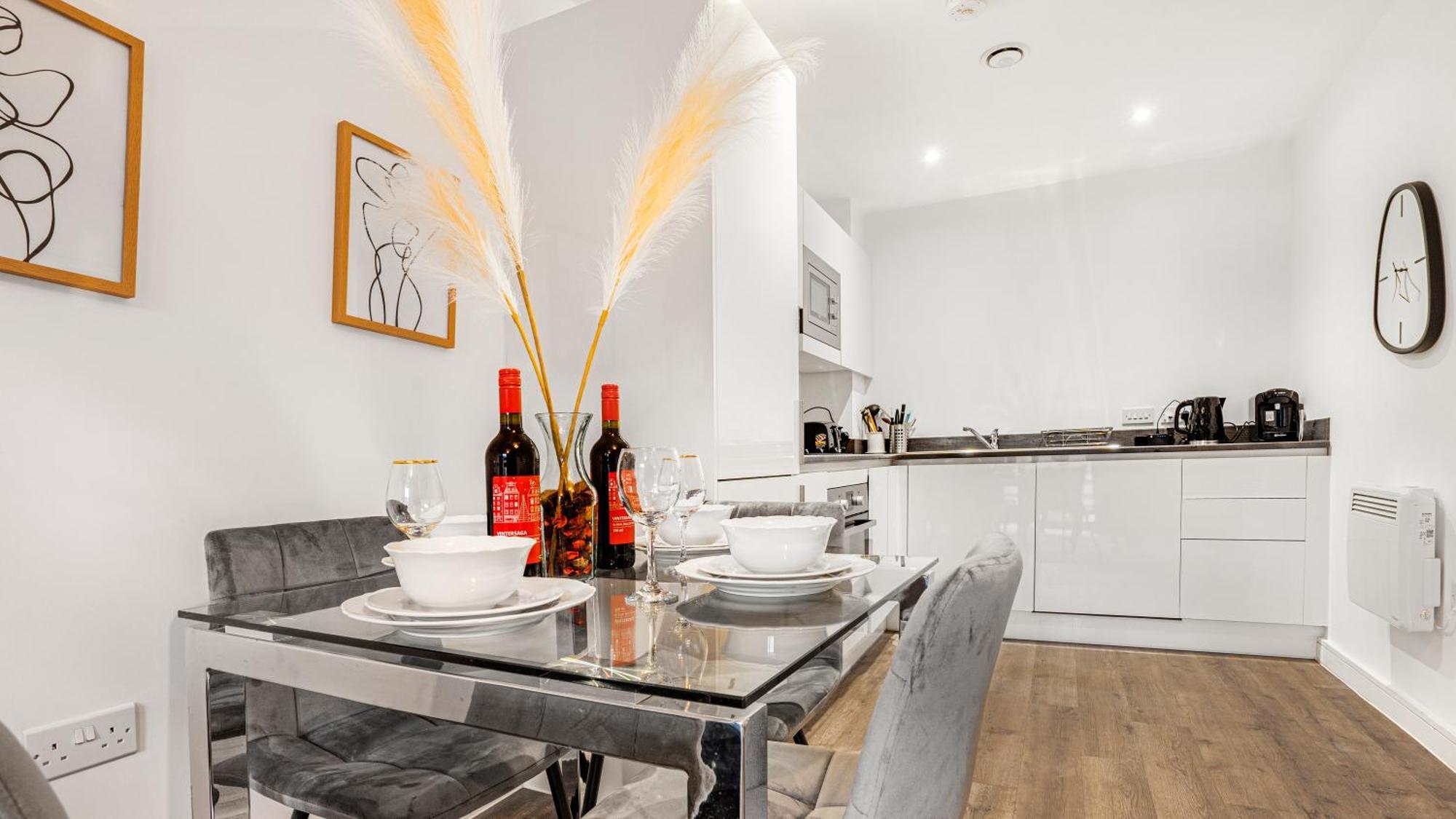 Ferienwohnung Oceanic Bliss: 2 Bed 2 Bath + Free Park + Netflix Birmingham Exterior foto